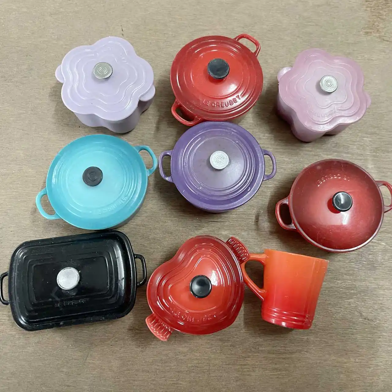 Lot of 9 4cm Le Creuset Fridge Magnet Refrigerator Magnet Cooking Ware Miniature Kids Gift