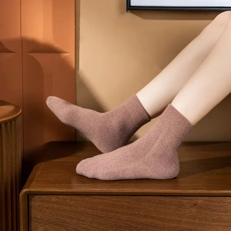 2 Pairs Cashmere Socks Women's 100% Seamless Knitted Warm Comfortable 144 Needle Solid Color Short Men's Socks