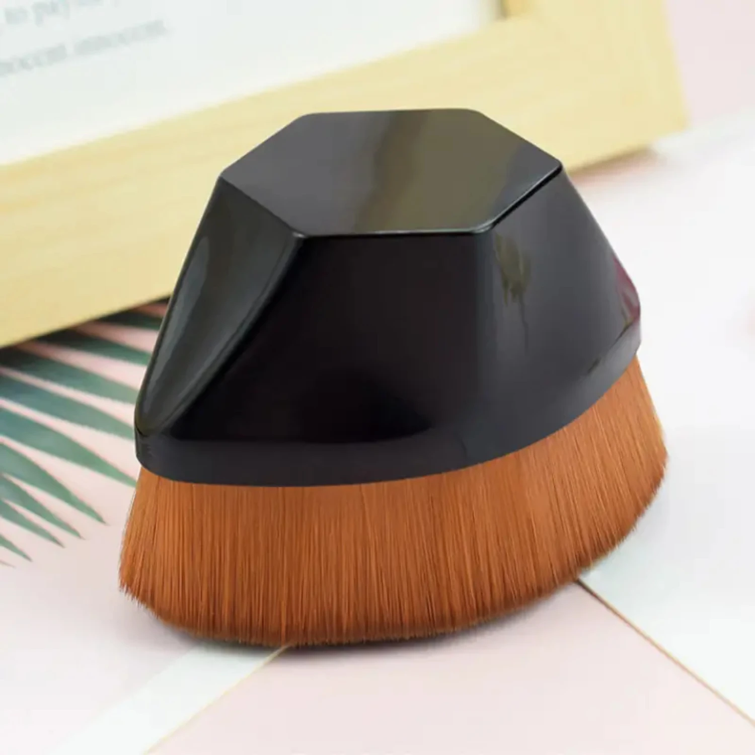 Soft Foundation Powder Blusher Liquid Face Brush for Smooth Application