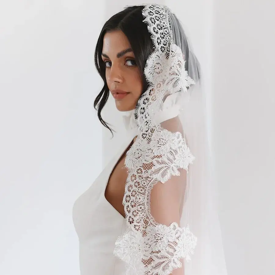 250CM Elegant Lace Edge Bridal Veil One Layer Soft Tulle Man