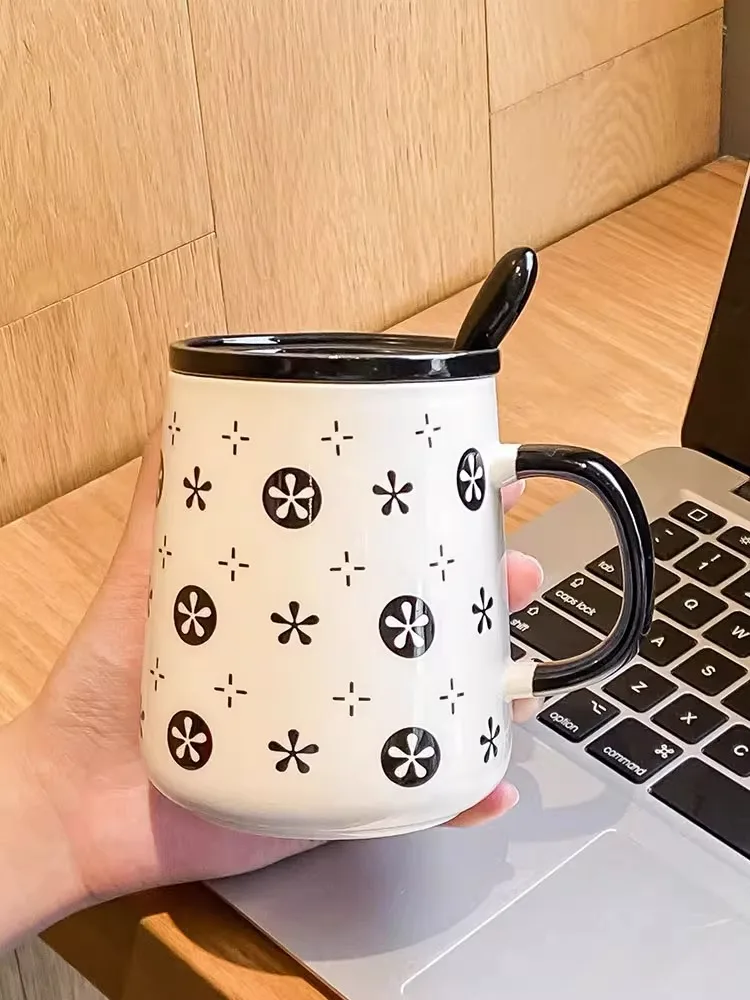 mug-en-ceramique-elegant-et-moderne-avec-couvercle-et-cuillere-pour-le-bureau-nouveau-style-2026-pour-femme-tasse-a-cafe-haut-de-gamme-et-precise