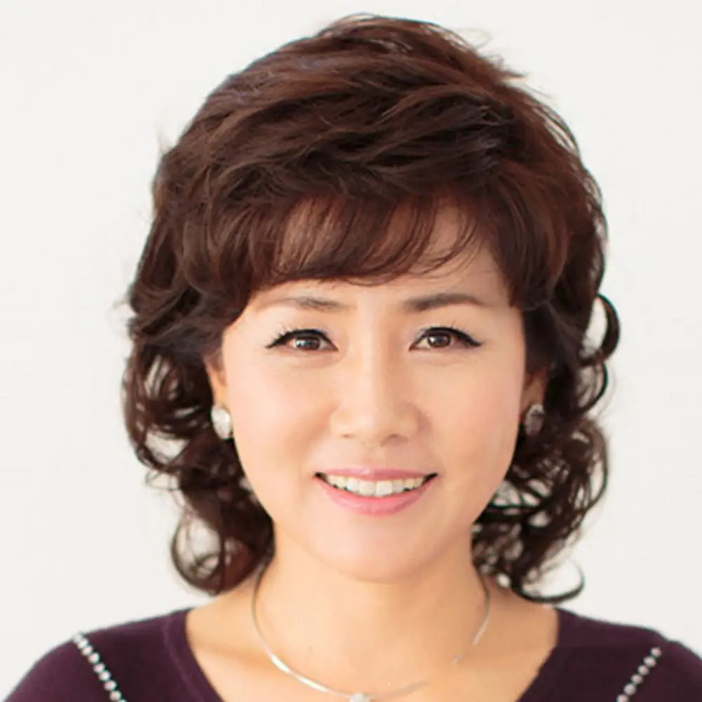 Japanese Style Women Short Curly Wig with Bangs Fluffy Natural Silky High Temperature Fiber Middle Aged Mom Synthetic Hair