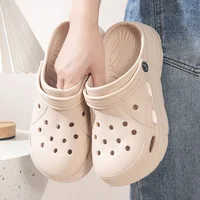 Sandales à plateforme pour femmes, sabots Eva souples à semelle épaisse, chaussures de jardin pour femmes, sandales de plage antidérapantes ajourées, été 2025 3