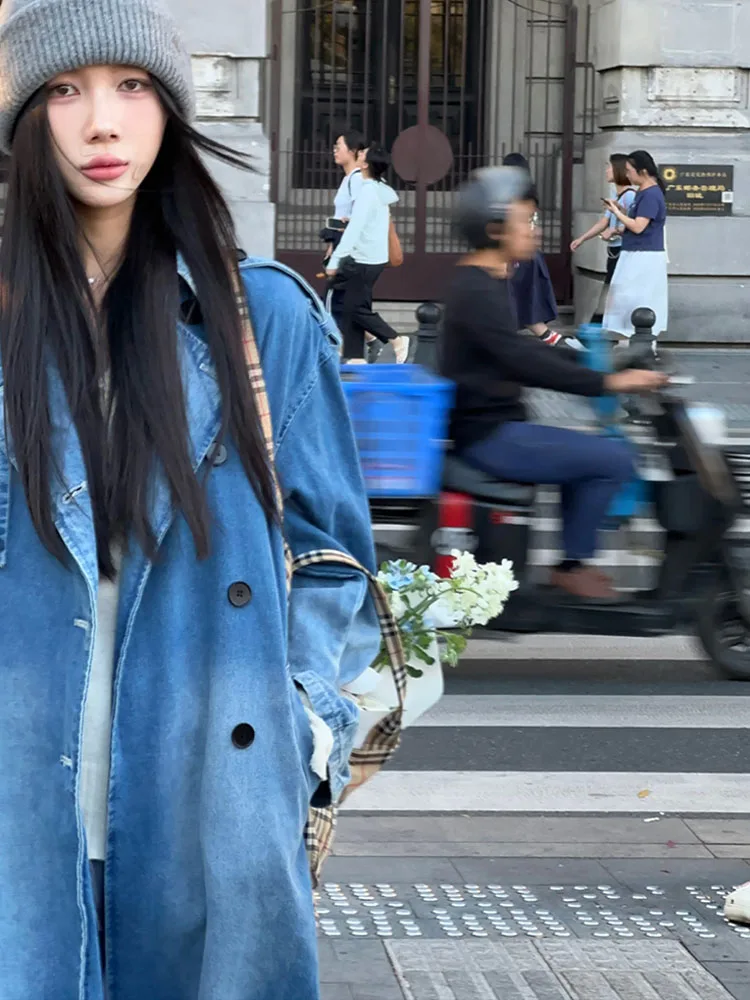 Hong Kong style double breasted denim trench coat for spring 2025 sense of luxury and retro loose casual trendy long coat