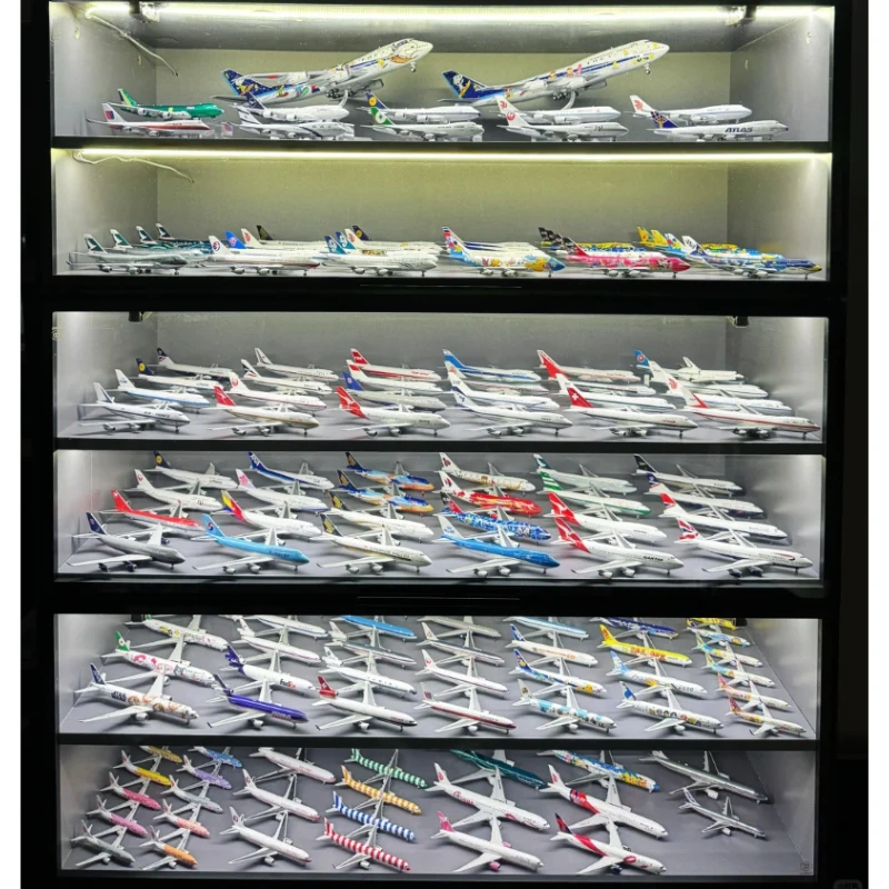 

20CM Model Alloy World Airplanes Canada/Qatar/New Zealand B777/PAN AM B747/A350 XWB Collection With Stand Display Gifts Fans
