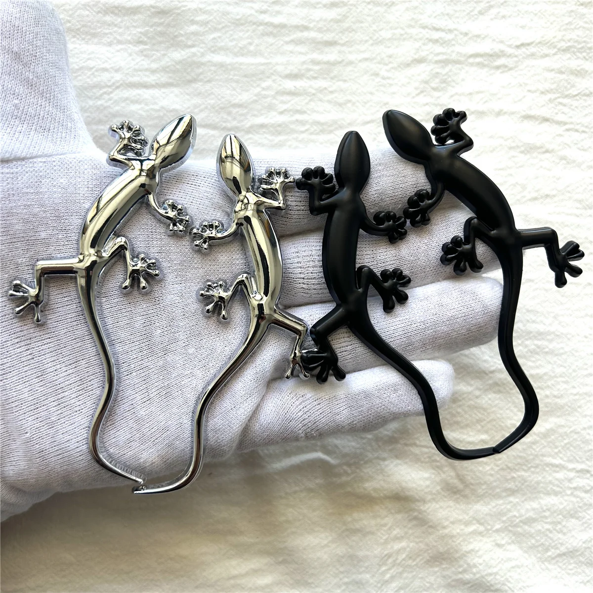 Personality and fun gecko metal car logo suitable for body trunk tail side sticker decorative accessories