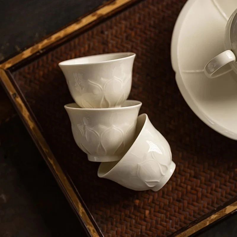 

2pc/set Ding Kiln White Ceramic Tea Cup Imitation Song Lotus Master Cup Amsll Tasting Cup Personal Tea Bowl Kung Fu Teaset 50ml