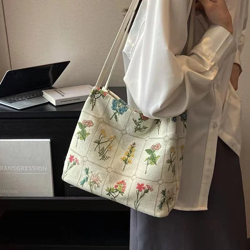 

Large-capacity Embroidered Tote Bag Women Summer Trendy Cloth Bag Niche Embroidery Shoulder Bag Texture Bucket Bags Canvas Bags