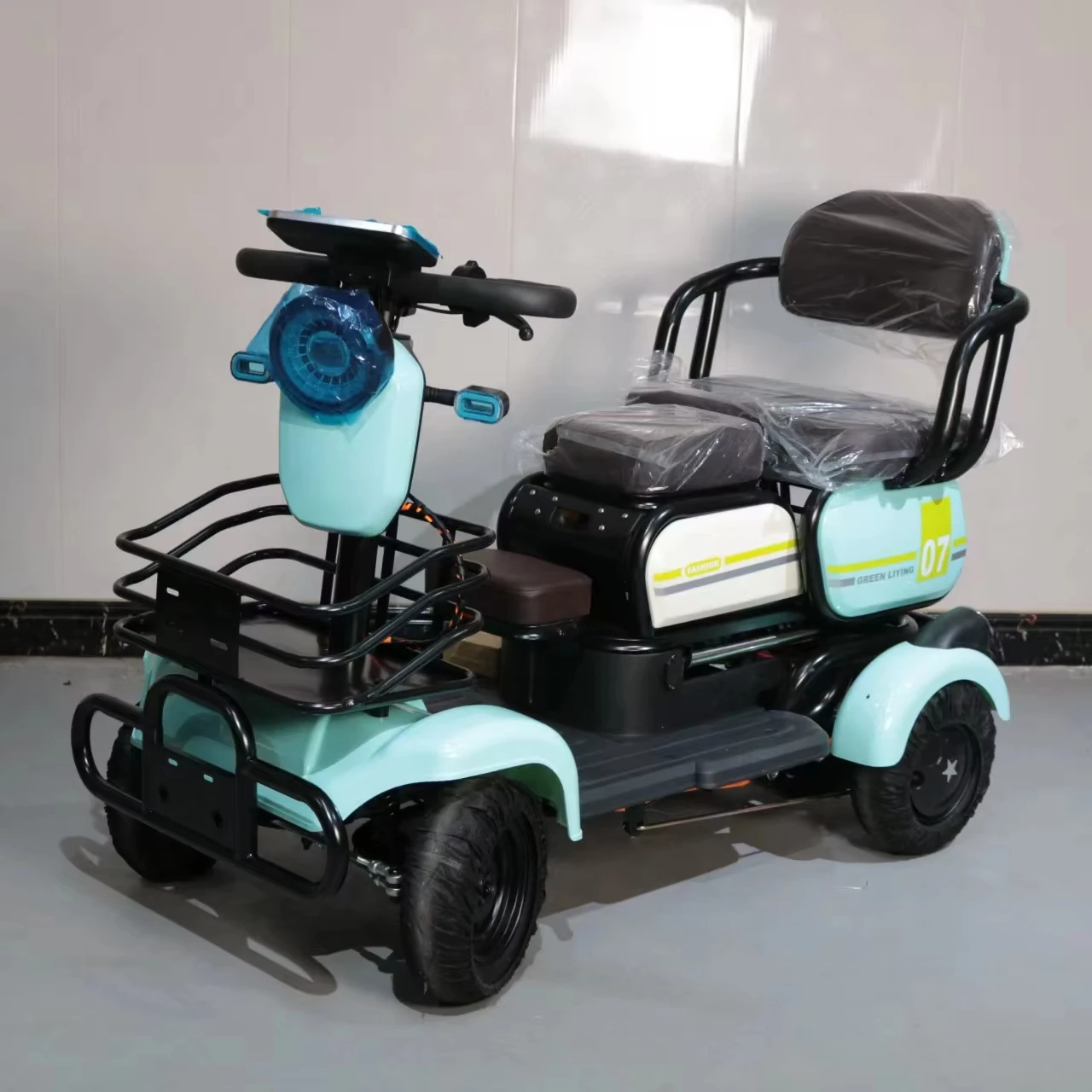 Four-Wheel Foldable Electric Vehicle with Emergency Stop Lever LED Lights 20AH Battery 600W Motor 11-20km/h Speed 45km Range