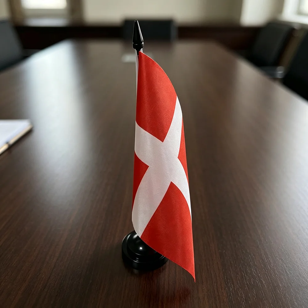 Office Desk Flag Denmark Flag 14x21cm polyester Desk Ornaments Flags Denmark Country Banner mini Denmark flag for decoration