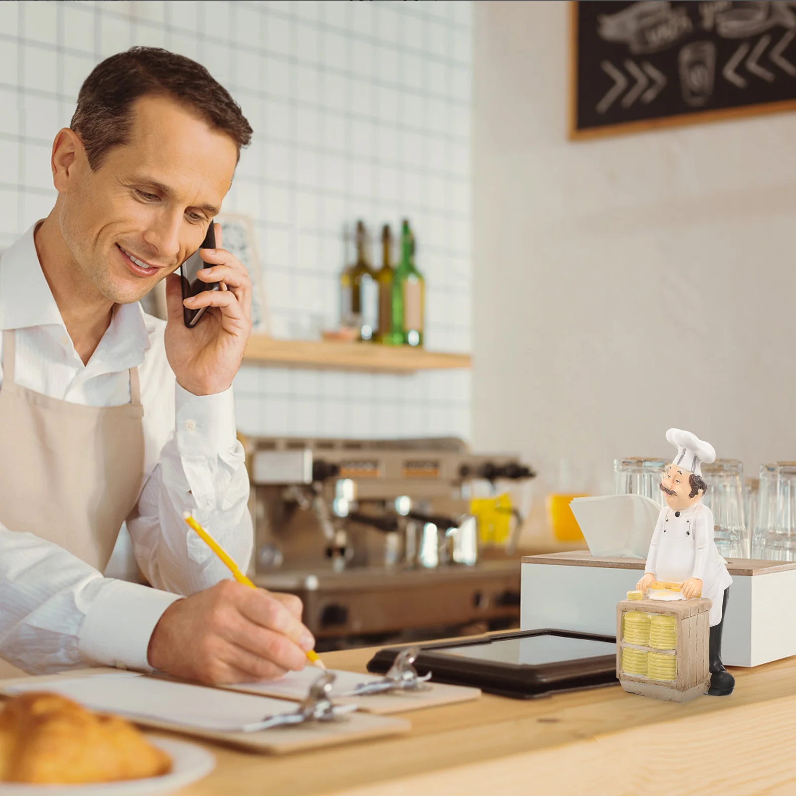 

Restaurant Decorative Figure Premium Resin Cook Statue For Hotel Bakery Home Garden Indoor Outdoor Modern Art Ornament Table