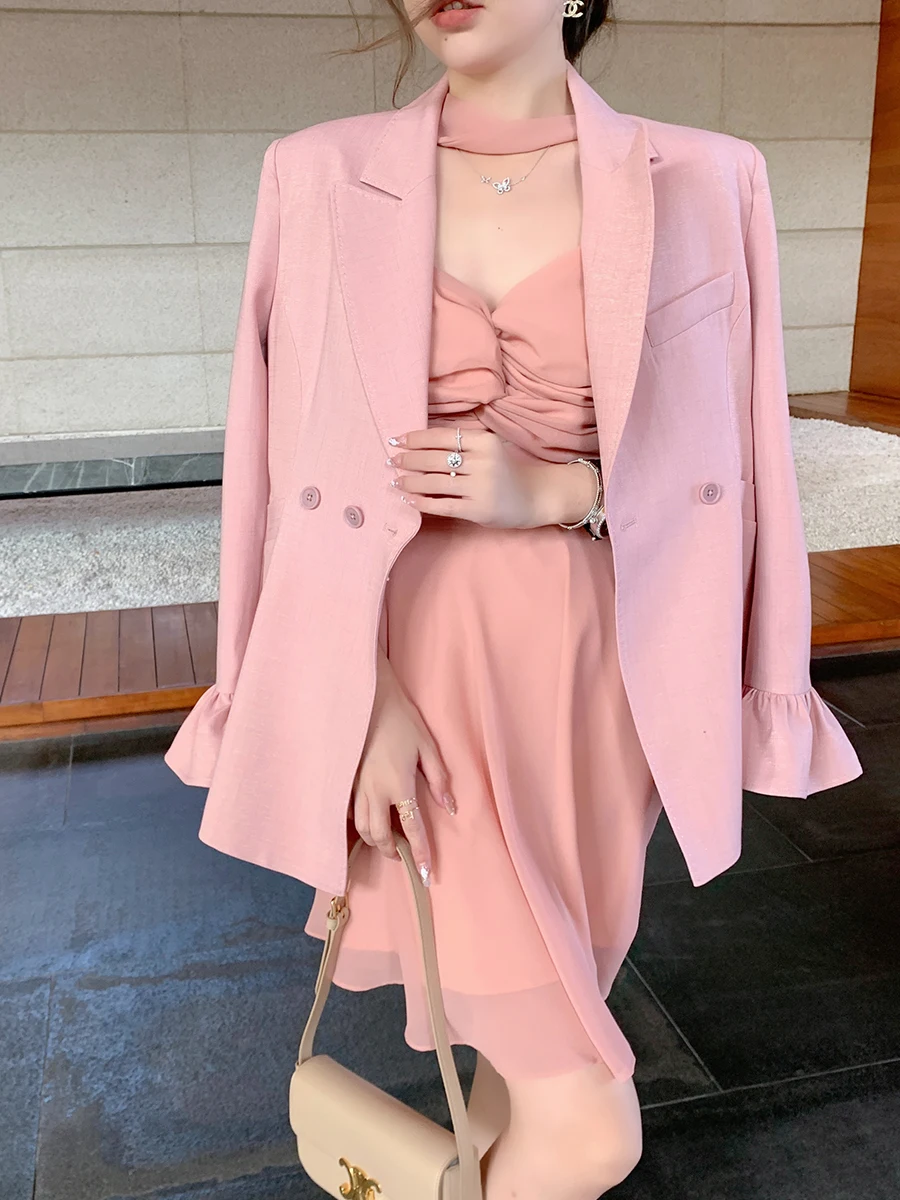 

Летний женский костюм ByYou из серии Pink Salt: укороченный жакет с расклешенными рукавами и брюки с завышенной талией для повседневной носки и офиса