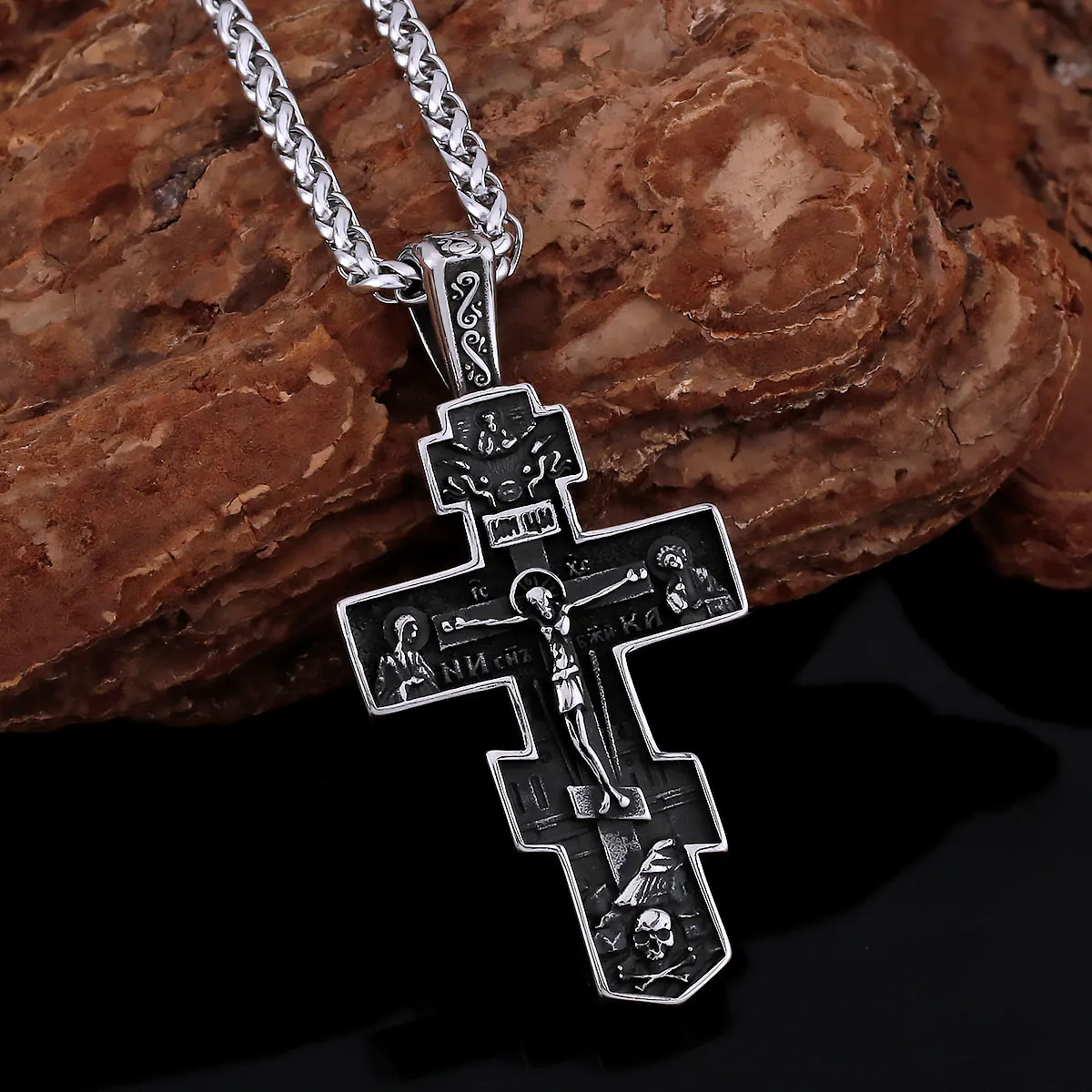 Vintage Stainless Steel Religious Cross Necklace Men Women Christian Jesus Pendant Mixed Gold Color Necklace Jewelry Gift