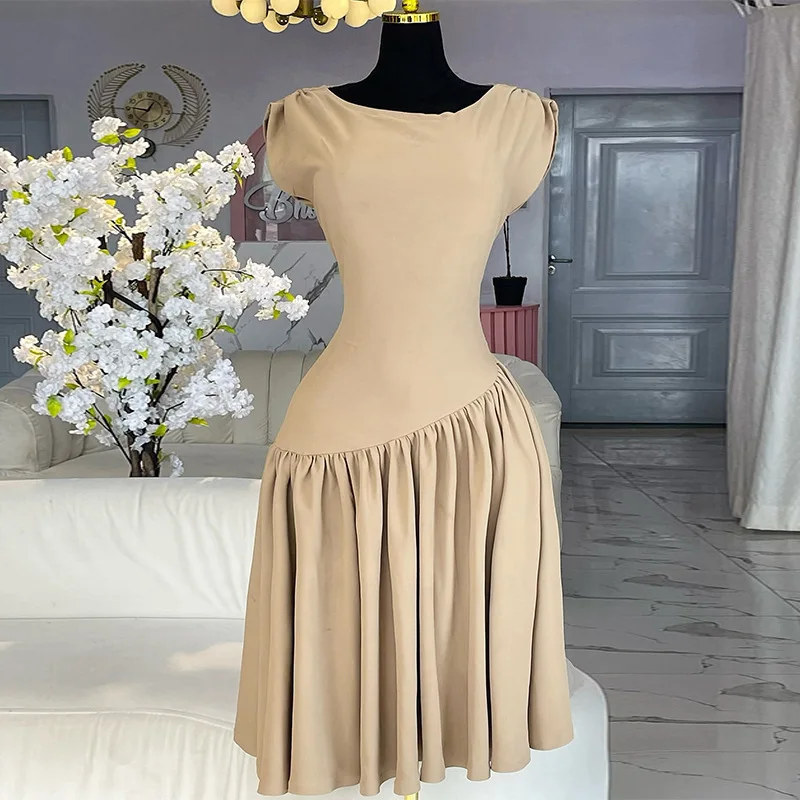 

New fashionable round neck design short-sleeved slim-fitting pleated dress simple and versatile temperament elegant holiday styl