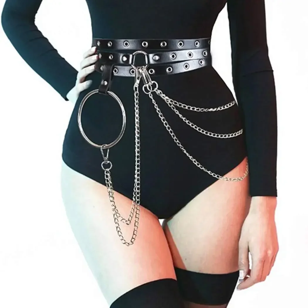 Abbigliamento sessuale SM europeo e americano Cintura sexy Cintura in pelle da donna con catena in metallo Abbigliamento gotico Anello in vita Pantaloni bondage