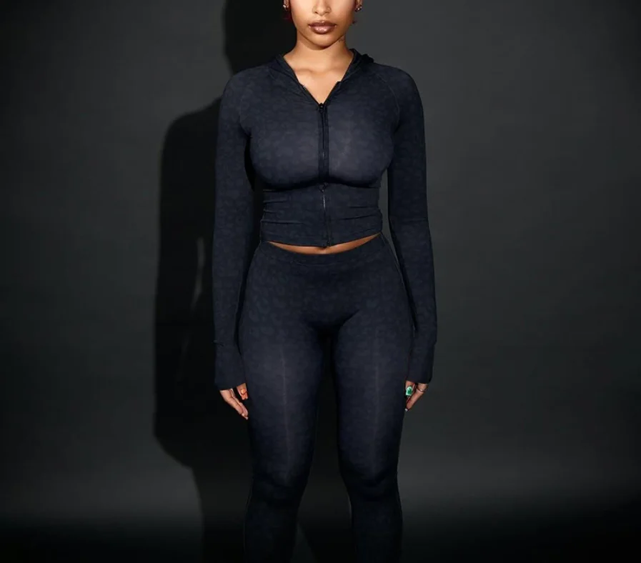 Women's Set 2026 Unique Hot Girl Sports Leopard Print Short Hooded Jacket Tight Pants for Spring Autumn Suitable for Sports Yoga