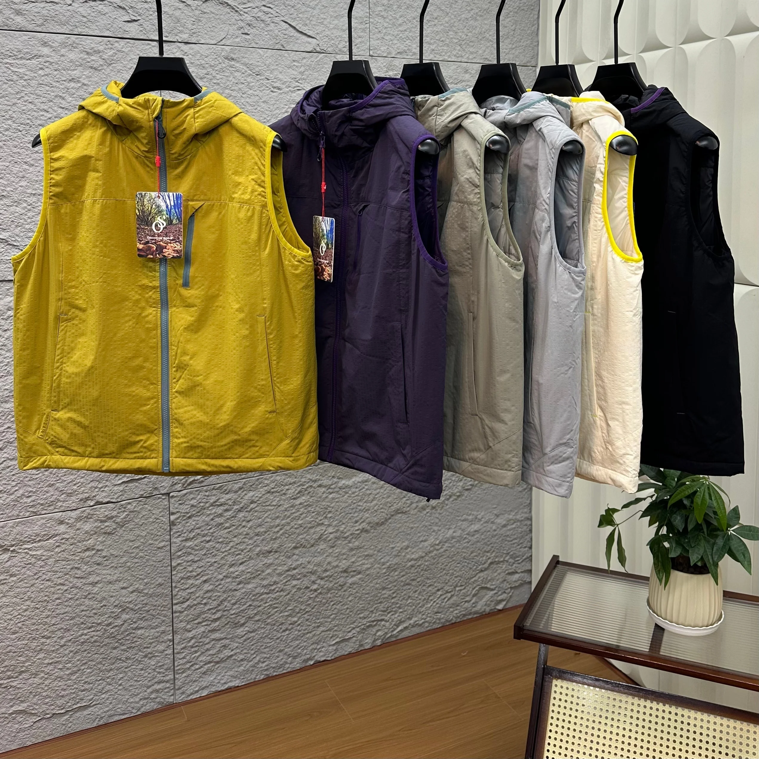 

Hooded Stand Collar Vest Couple Outdoor Faion Color Blo Design Youth ular Stand Fit Zipper Closure Casual Vest