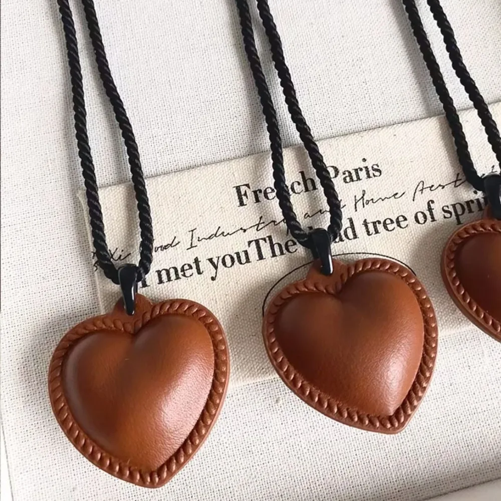 Модное ожерелье с подвеской в форме сердца из искусственной кожи, оригинальное длинное ожерелье из веревки для девочек, повседневная одежда, аксессуары для свитера