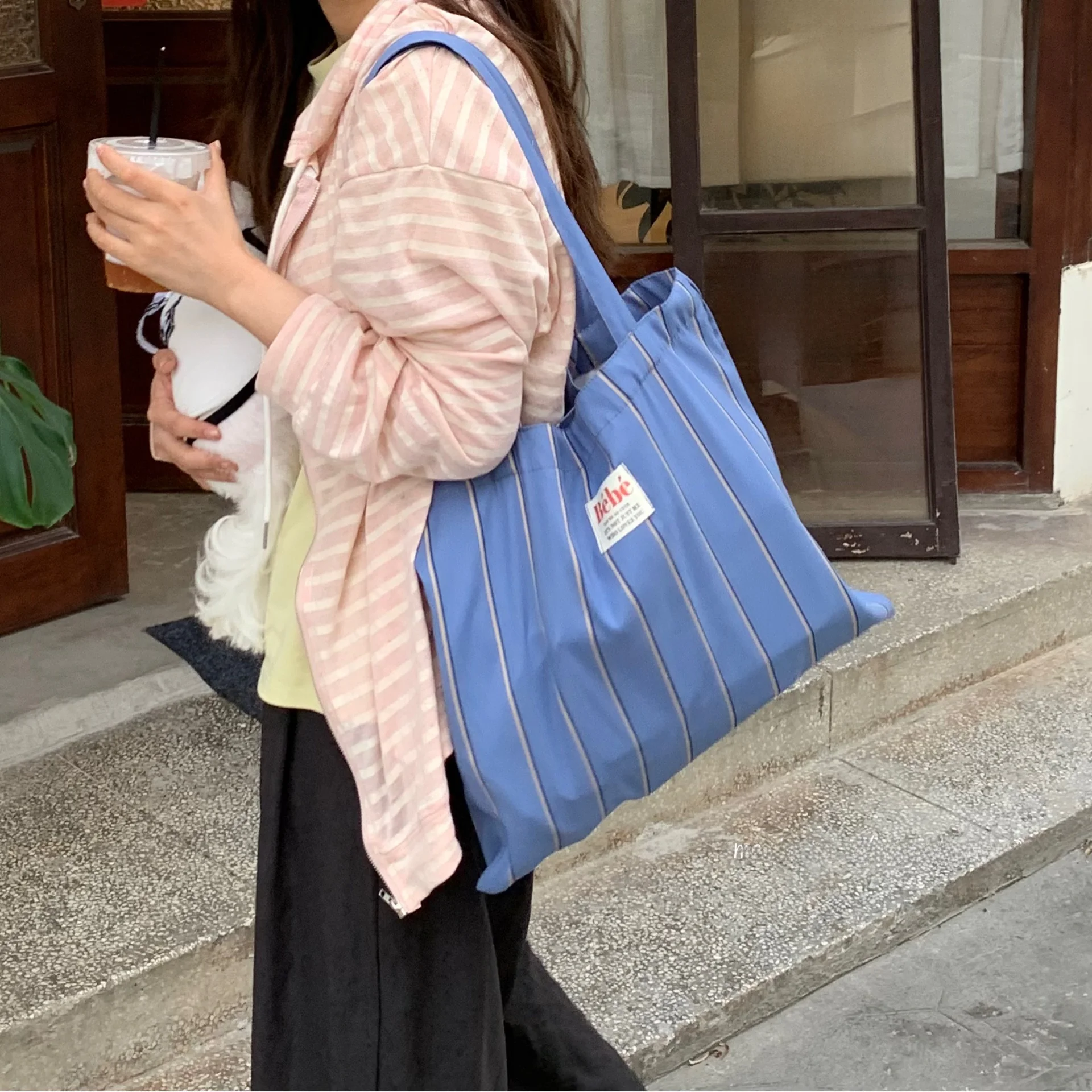 bolsa-de-ombro-universitaria-de-tecido-duravel-grande-capacidade-bolsa-de-lona-com-design-de-listras-verticais-para-viagens