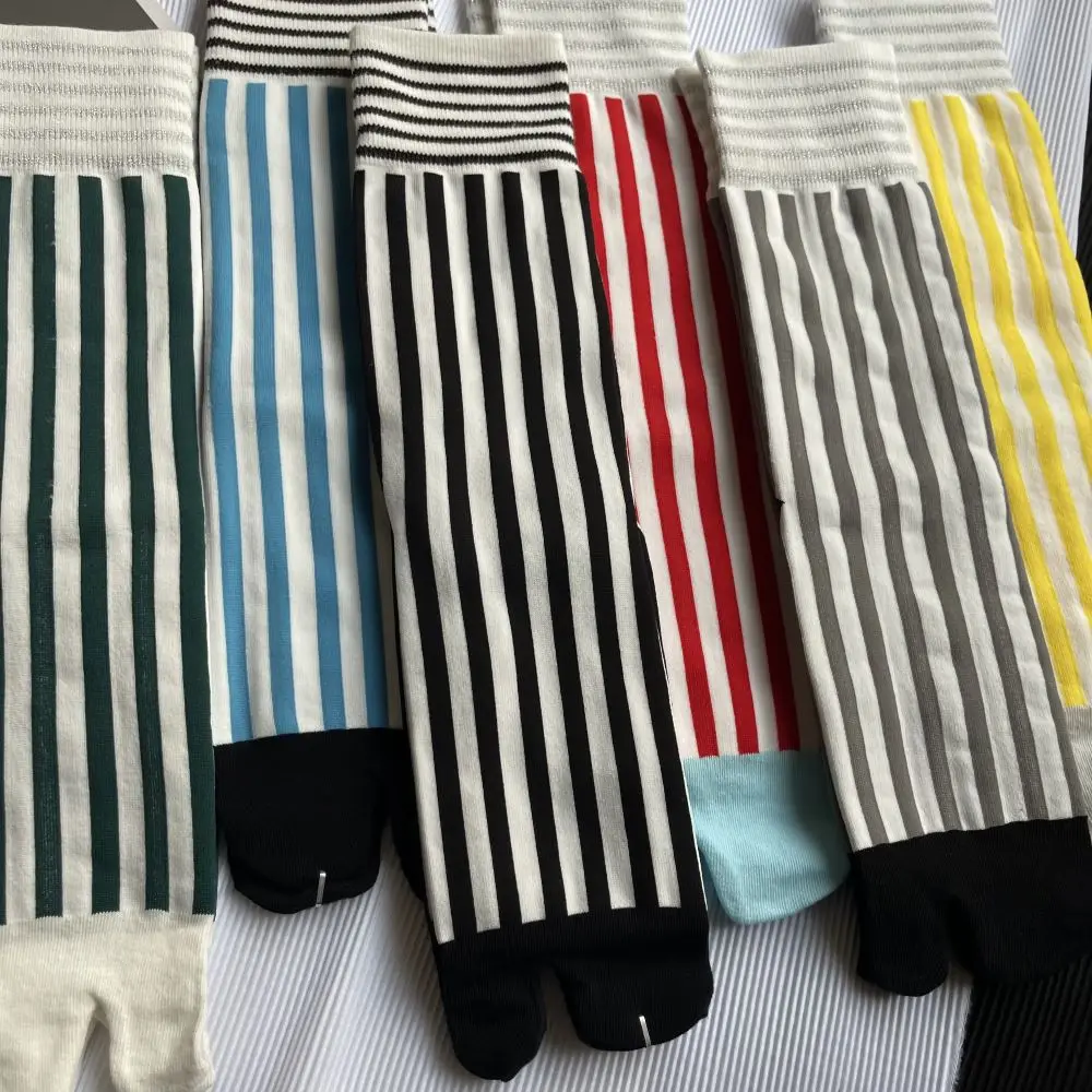 Bunte Gekämmte Baumwolle Kappe Socken Gestreiften Retro Mode frauen Tabi Socken Harajuku Japanischen Mittleren Rohr Sport Split Toe Socken – Detail 3