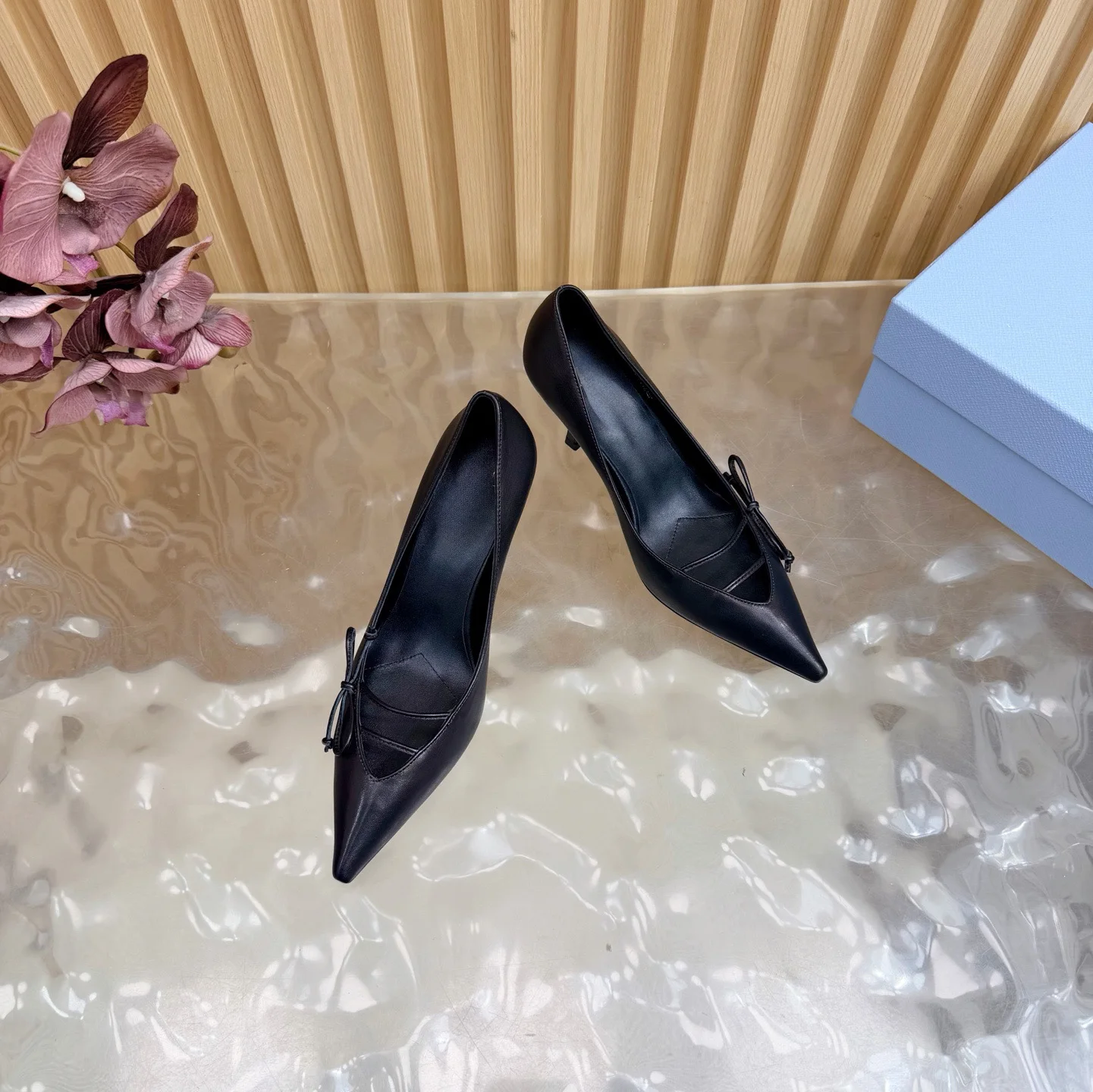 

Женские кожаные туфли на высоком каблуке с острым носком, украшение в виде банта, тонкие высокие каблуки, удобная весенне-осенняя модная официальная одежда