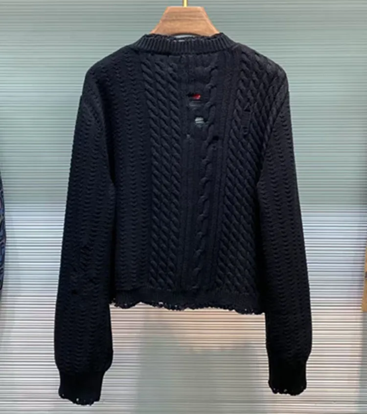 Customized Europe and America New men's clothing winter 2025 Long sleeves Black single-breasted buttons Knitted cardigan sweater