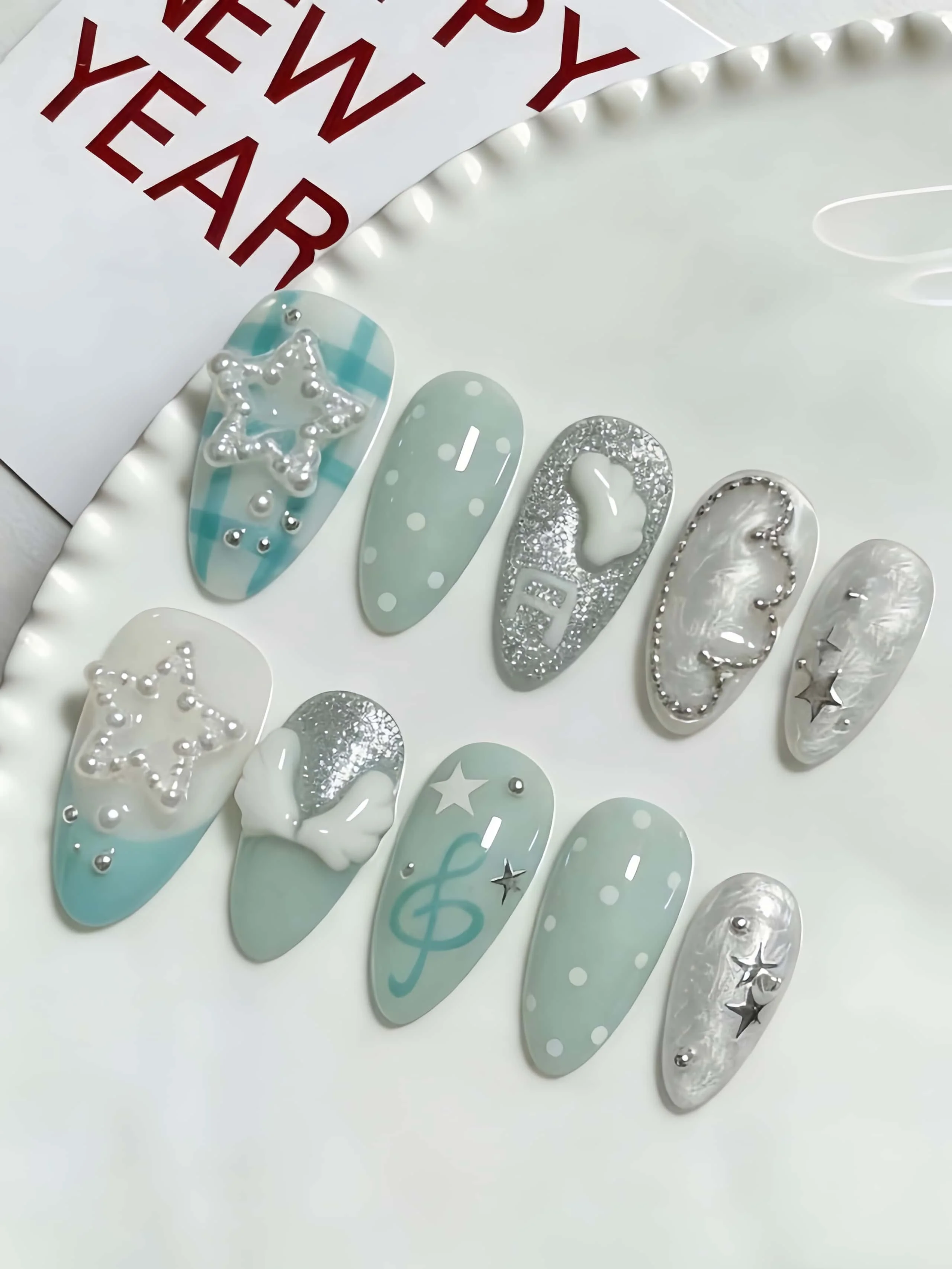 10 Pieces of Handmade Almond-Shaped Full-Cover Nail Tips, Medium Length, Mint Green + Silver Glitter Color Scheme, Japanese-Style Fresh and Girly Style, Suitable for Early Summer Camping, Daily Campus Life, Ice Cream Shop Visits, Forest-Themed Photoshoots, Student Gifts, Includes Jelly Glue + Nail File