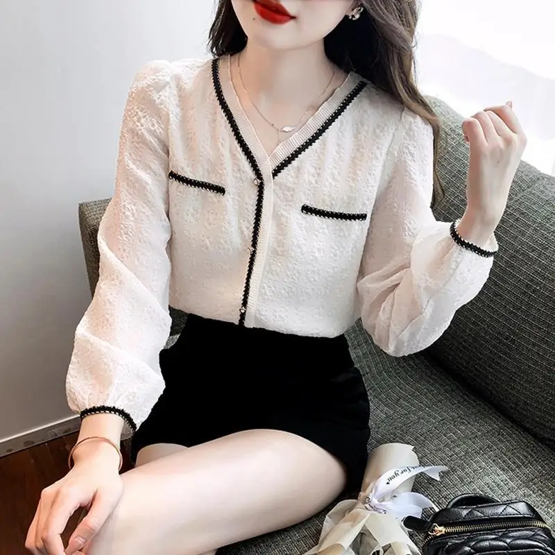 2024Women\'s Spring and Autumn Fashion Splicing V-neck Button Chiffon Shirt Casual Korean Long Sleeved Loose Cardigan Thin Top