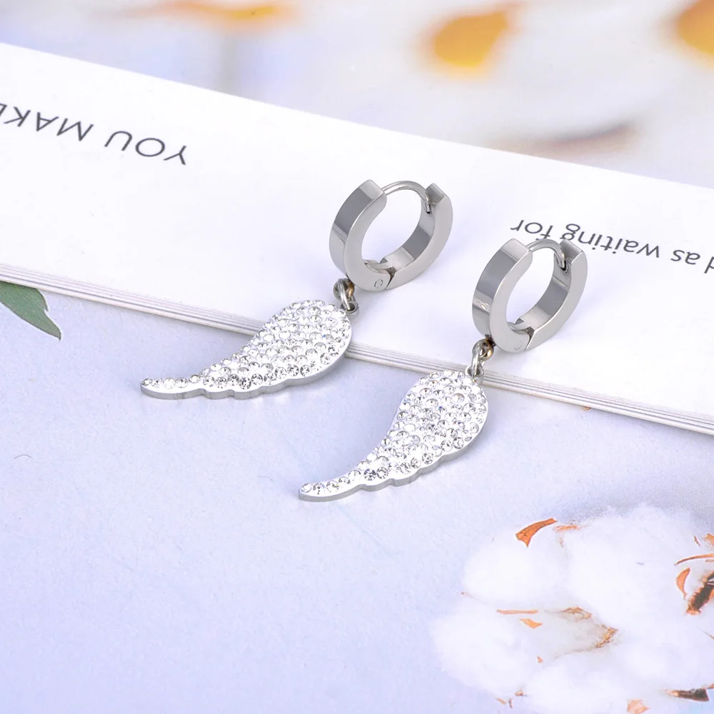 JeeMango Hochwertige Edelstahl-Ohrringe in Goldfarbe für Damen, luxuriöse glänzende CZ-Zirkon-Ohrringe, Hochzeitsschmuck E26086 – Detail 12