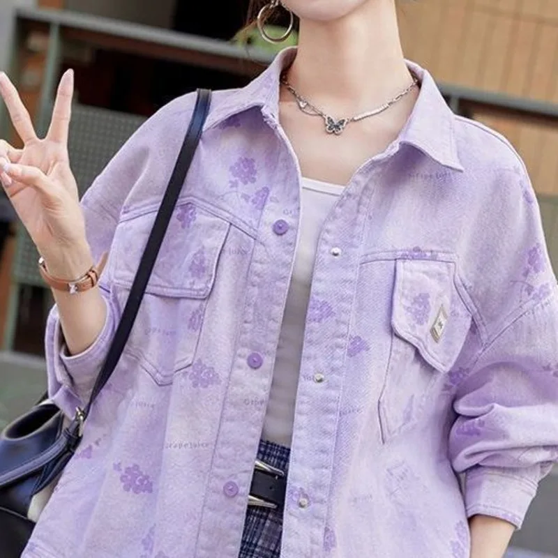 แจ็คเก็ตยีนส์พิมพ์ลายหวานสำหรับผู้หญิง 2025 แฟชั่นเกาหลี ฤดูใบไม้ผลิ ฤดูใบไม้ร่วง แขนยาว สไตล์ลำลอง เสื้อคลุมยีนส์หลวมๆ สำหรับผู้หญิง