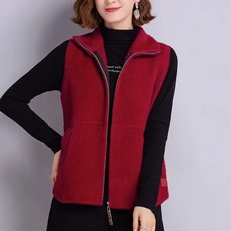 

Новинка осени 2025, женский модный однотонный универсальный повседневный жилет без рукавов с воротником-стойкой и карманом на молнии, топ