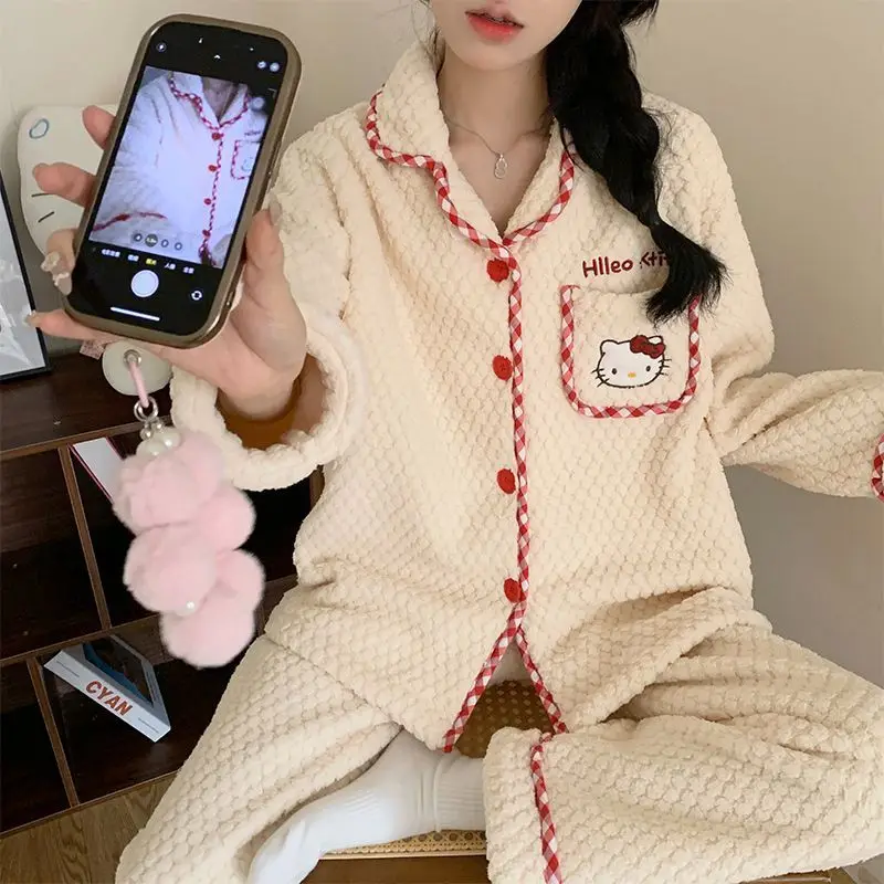 

Fashion Coral Velvet Casual Comfortable Pajamas for Girls in Autumn Winter and Thickening Cute Hello Kitty Warm Home Clothes Set