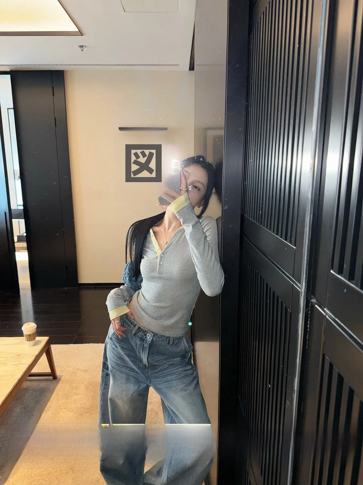 

Женский трикотажный топ с V-образным вырезом и длинными рукавами, весенняя коллекция, повседневный свободный крой, стильный дизайн