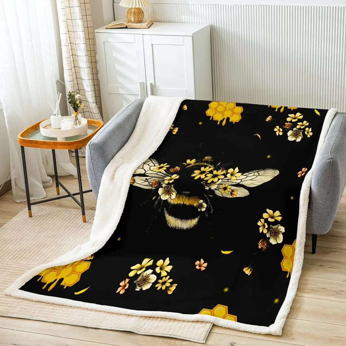 

Honey Bee Sherpa Blanket Cute Bee with Flower Fleece Throw Blanket for Bed Sofa Couch Gerbera Floral Plush Blanket