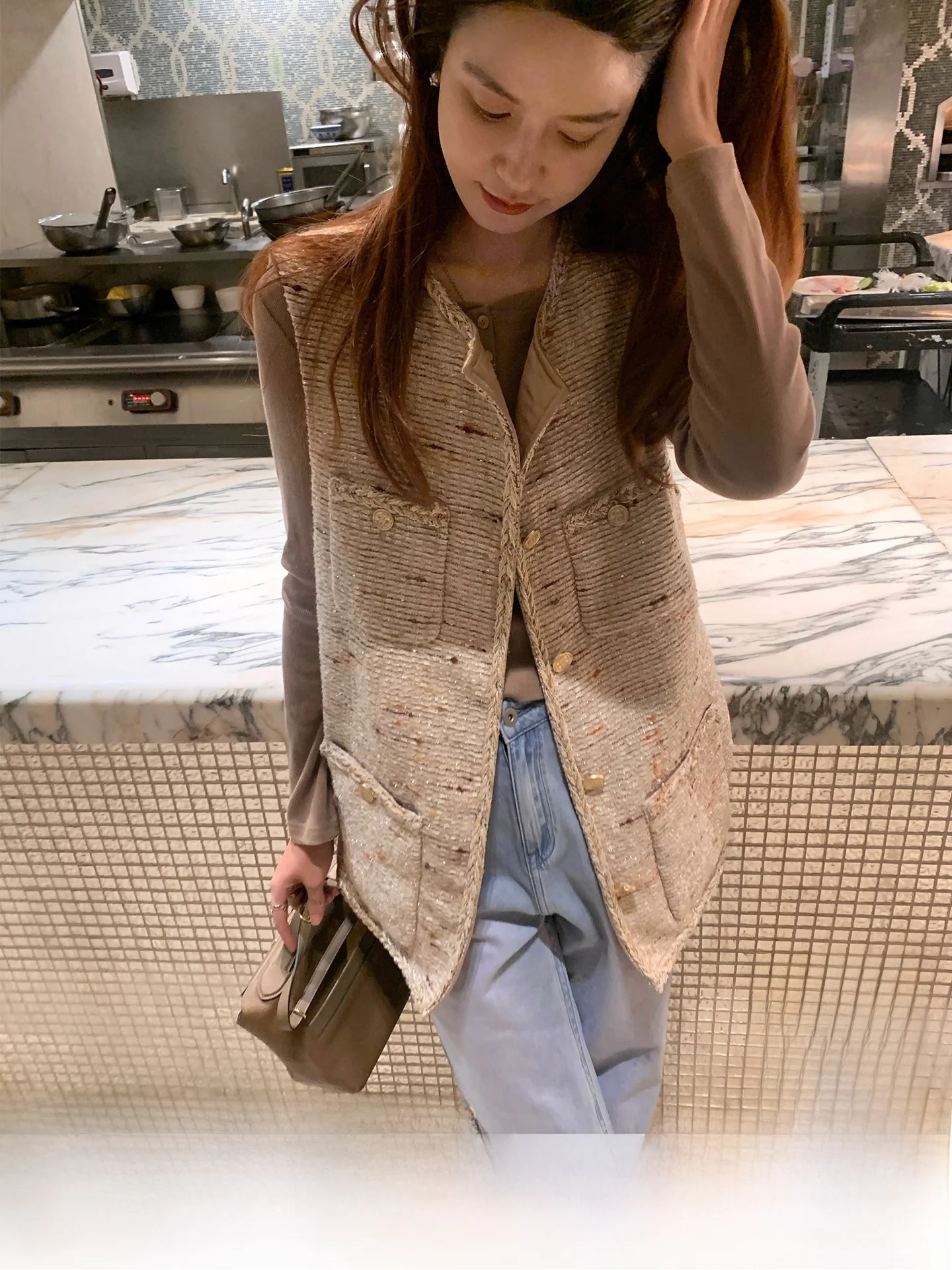 

Gold Thread Thickened Tweed Loose Women's Vest Padded Shoulder Business Casual Style Breathable Polyester Fiber Spring Autumn