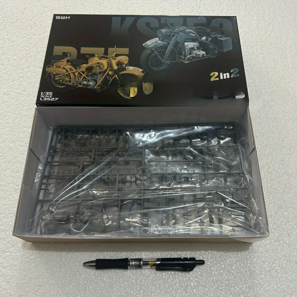 

Assemble Attack Aircraft Scale Model Kit L3527 motorcycle R75 and KS750 2-in-2 1:35 By Great Wall Hobby