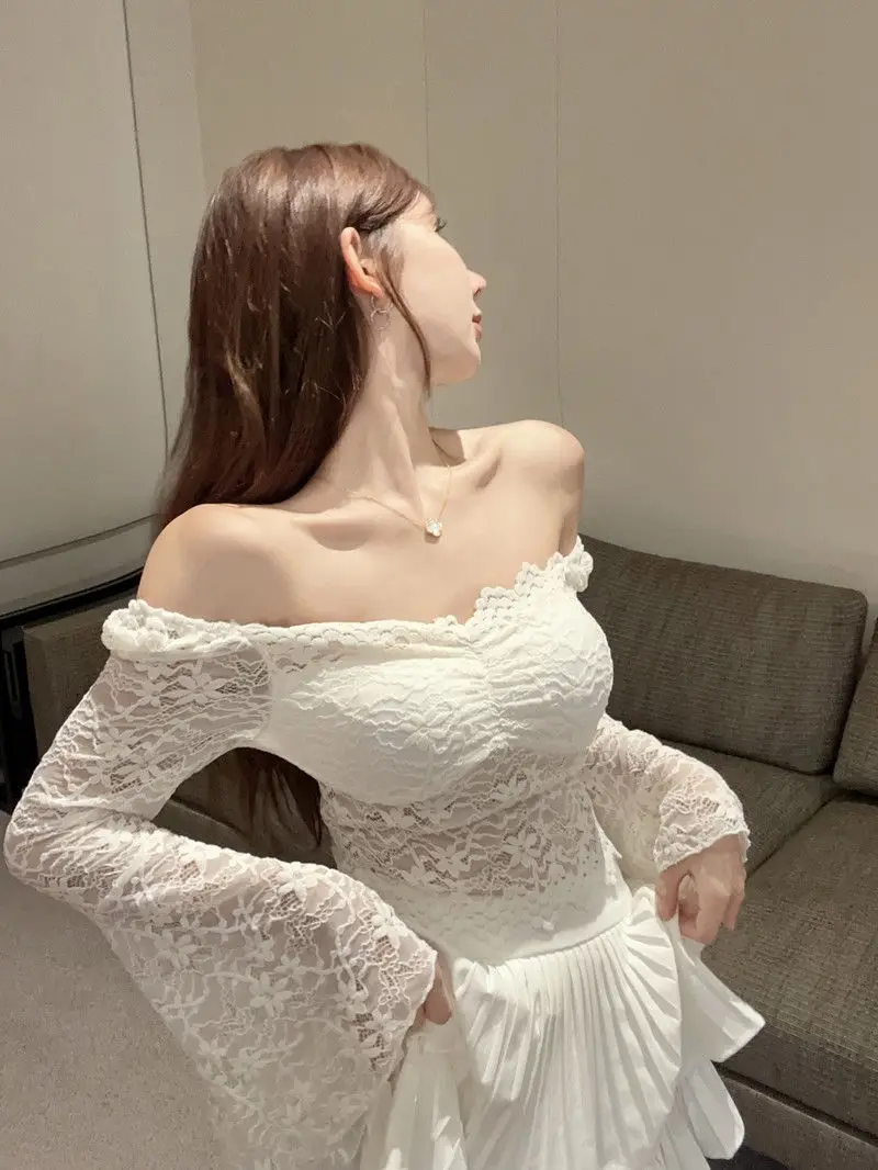 Franse Dopamine Pure Desire Schouder Baring Temperament Kant Basis Shirt voor Dames Slim Fit en Afslankende Internet Beroemde Top