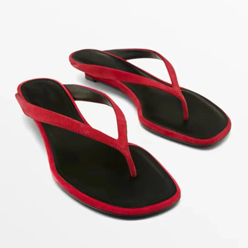 Korean Style Minimalist Black Thong Slippers Women Summer Outdoor Wear New Holiday Slope Heel Square Head Footwear Sandals