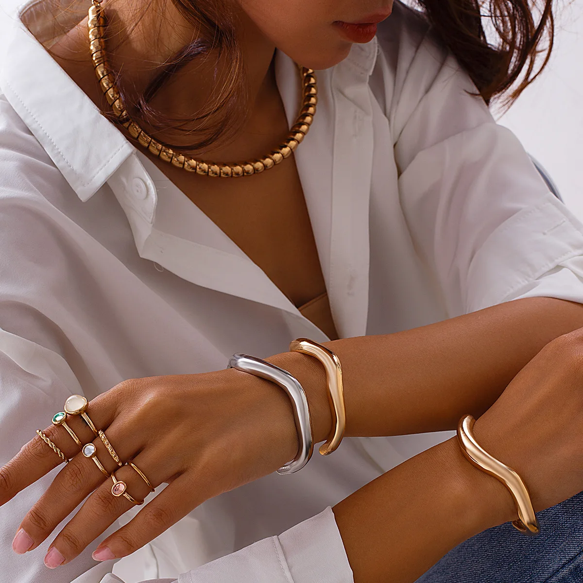 High Quality Open Metal Choker Irregular Thread Pattern Smooth Polished Fashion  Collar Necklace for Women