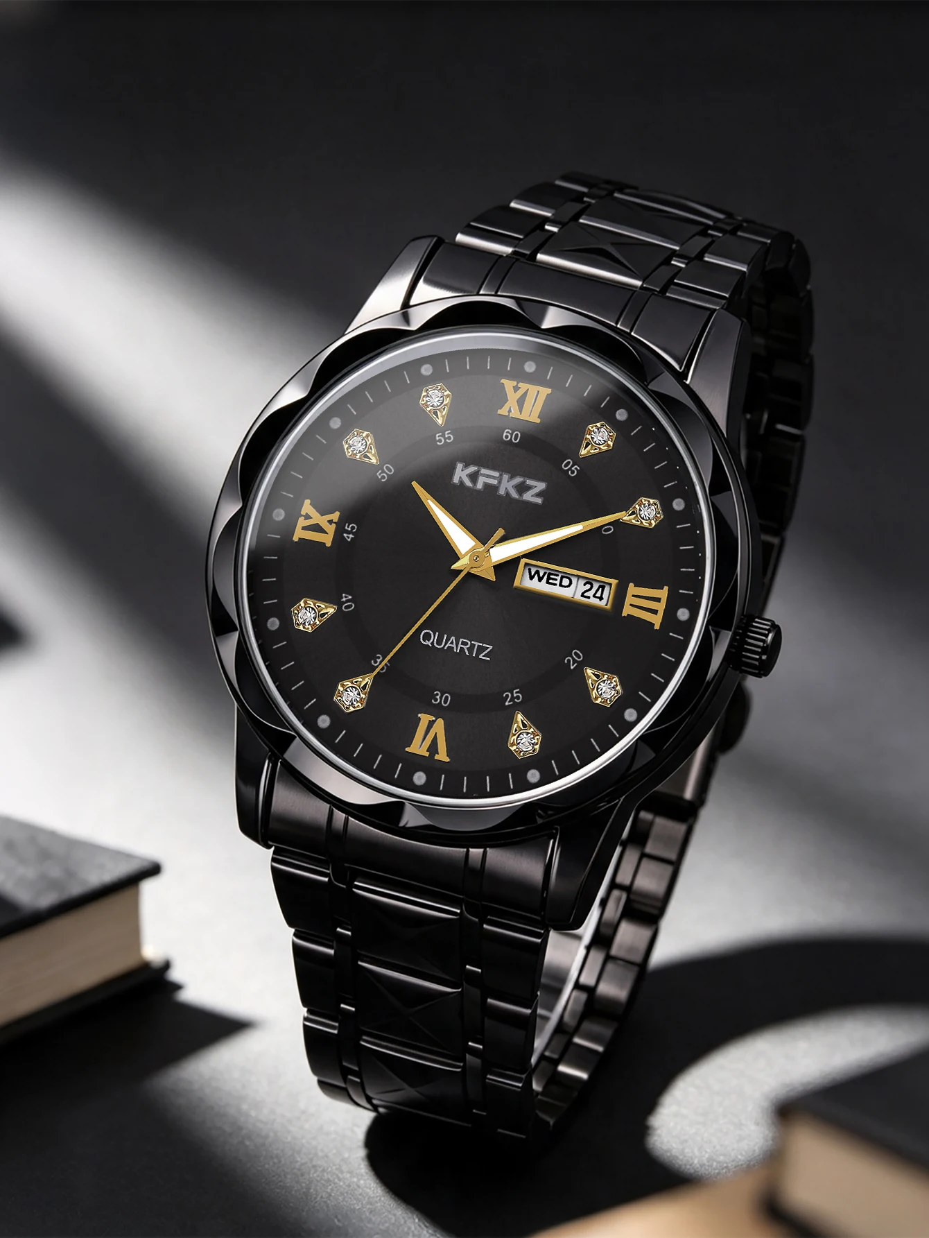 Business Fashion Stainless Steel Men's Roman Luminous Quartz Watch, A Birthday Gift for Him, Suitable for Daily Wear