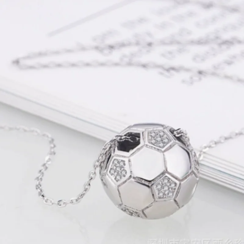 Circular commemorative design with inlaid necklace suitable for women's daily wear, exquisite style, light luxury jewelry access