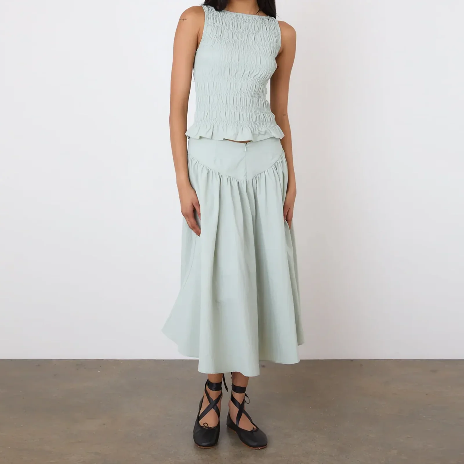 

Women 2Pcs Skirt Outfit Sleeveless Boat Neck Ruffle Trim Hem Smocked Tank Tops Solid Color Long Pleated Skirt For Daily Wear