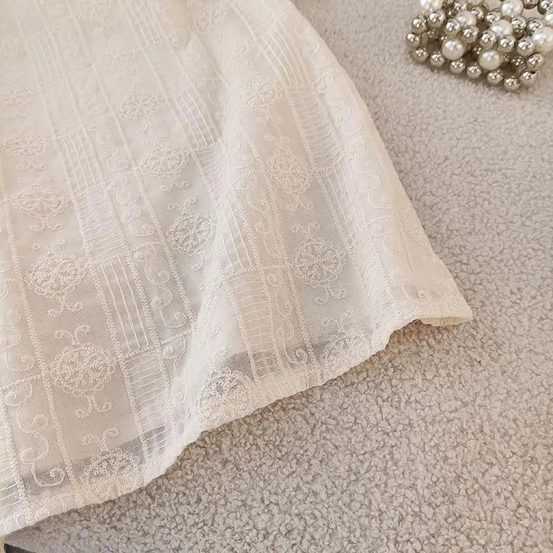 女性の夏のファッションレースパッチワーク無地 O ネック半袖シャツレディースシンプルオフィスレディオールマッチカジュアルトップス