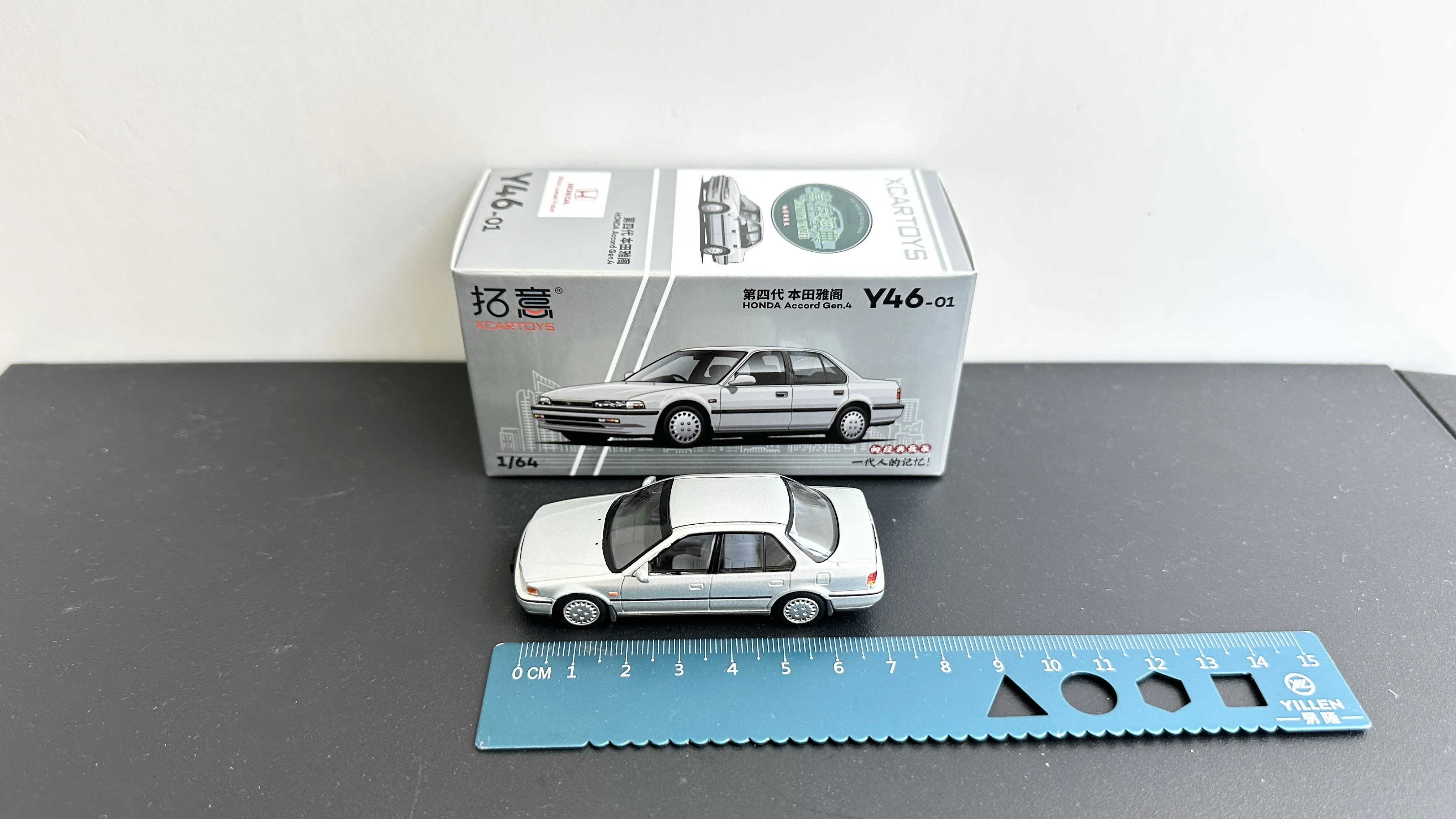 1:64 第 4 世代ホンダ アコード、シルバー、合金車モデル、TOYI Y46-01 XCARTOYS