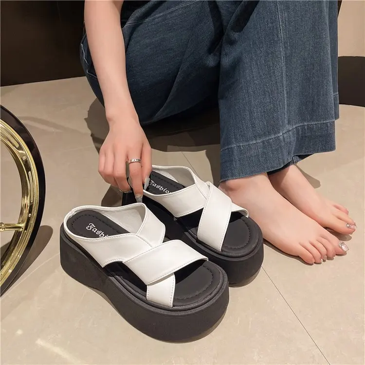 Shoes Woman's Slippers Low Platform Slides Shale Female Beach 2024 Silver Summer Sabot PU Fabric Hoof Heels Rubber Rome Low Beac