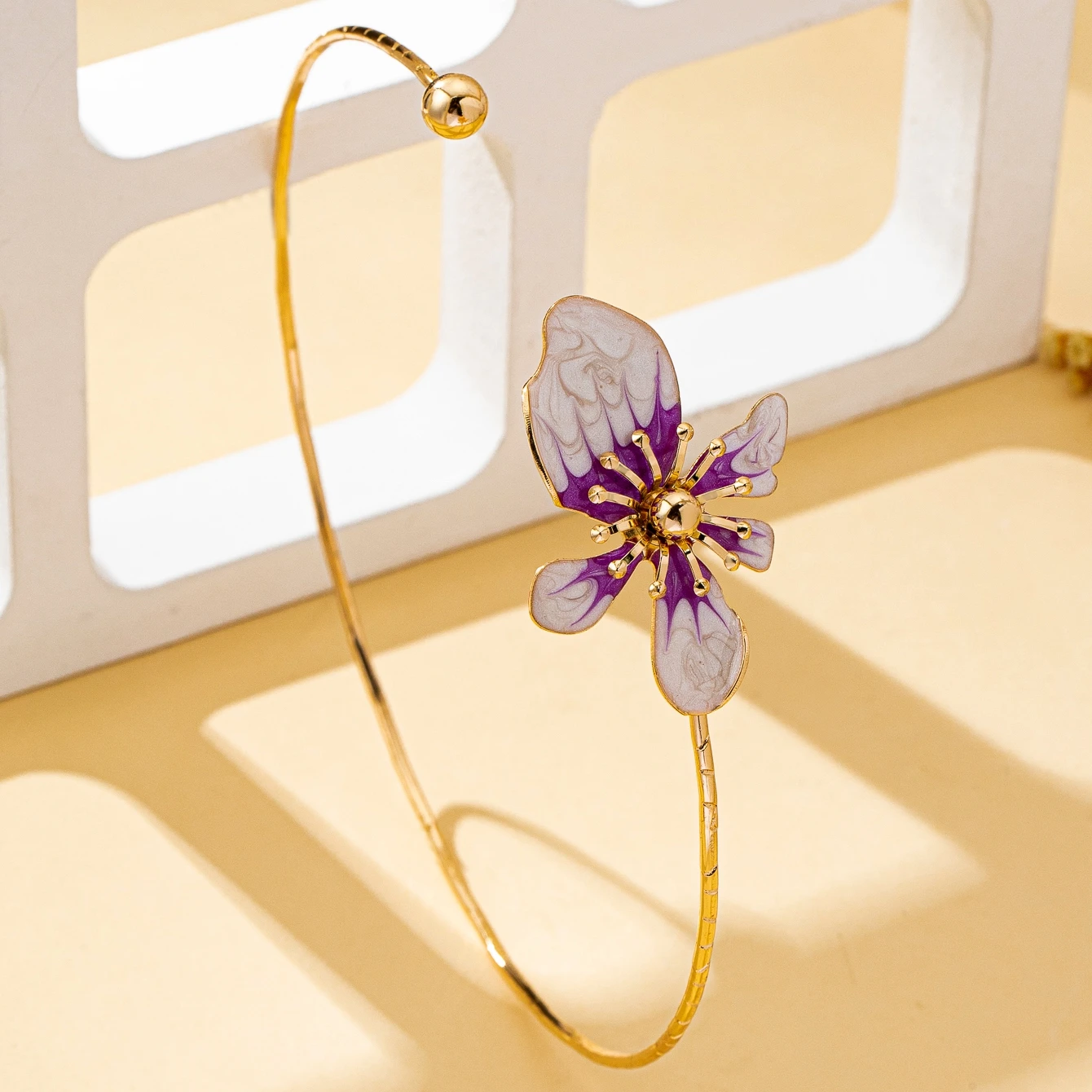 ياقة نسائية، زهرة ملونة بسيطة واحدة، مجوهرات ياقة حلوة ورومانسية، مناسبة للارتداء اليومي والعطلات