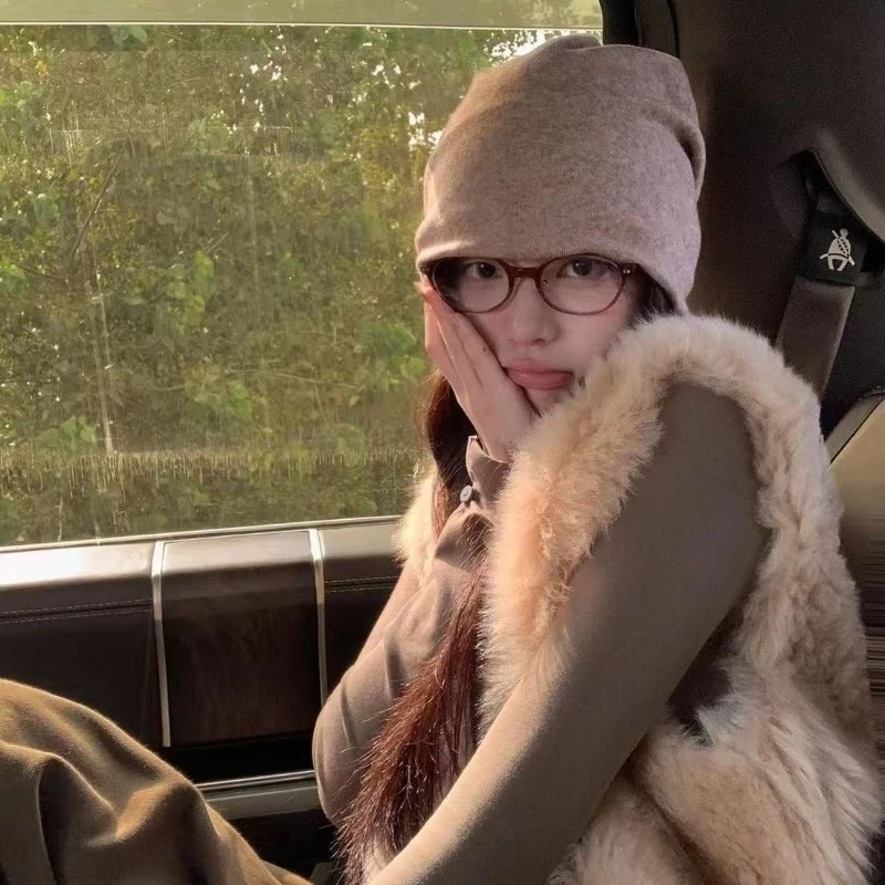 سترة كيب من الفرو الصناعي لخريف وشتاء 2025 مستوحاة من توسكان ملابس خارجية مريحة للنساء #5