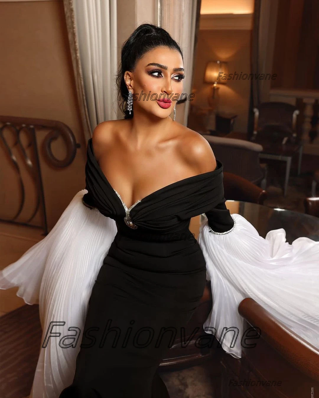 Fashionvane Black Mermaid Prom Dresses Celebrity Women Wear Contrast Color Pleats Long Sleeves Evening Party Trumpet Bride Gowns