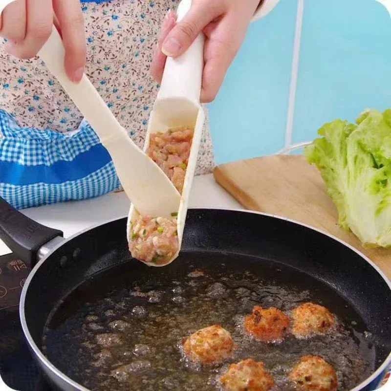 2pcs/ Set Meat Ball Maker Plastic Convenient Meat Ball Mold Home DIY Useful Meatball Fish Ball Set Free Shipping