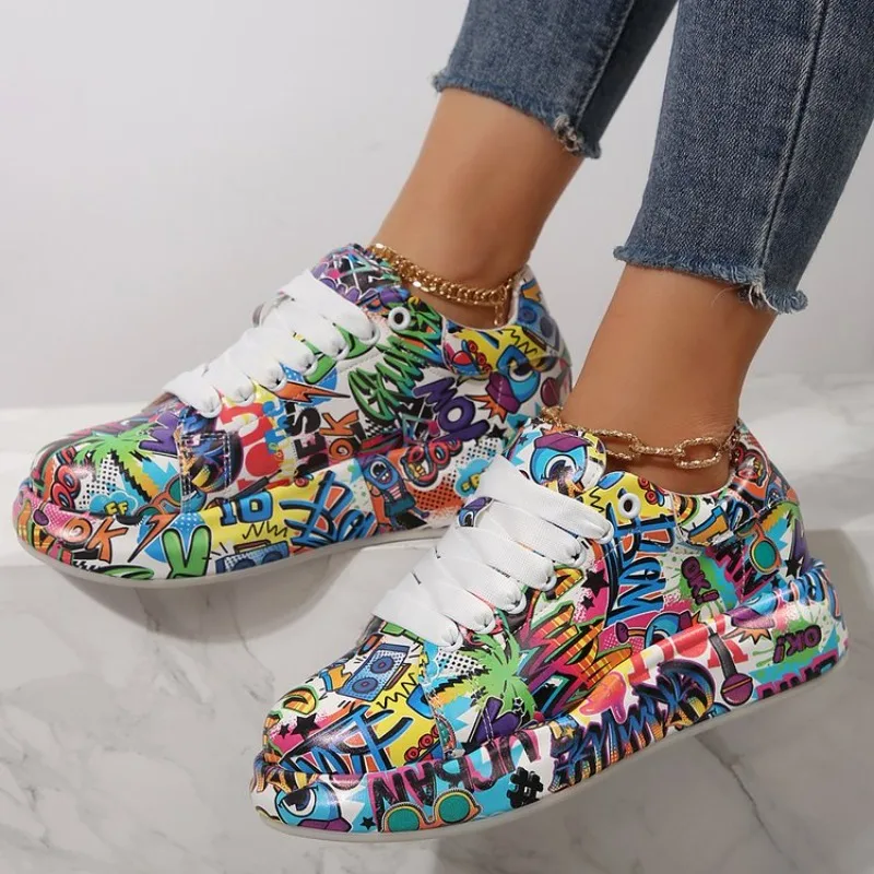 Women Sneakers Thick-soled Increased Women Sneakers New Hand-painted Graffiti White Women Shoes Outdoor Casual Shoes Plus Size